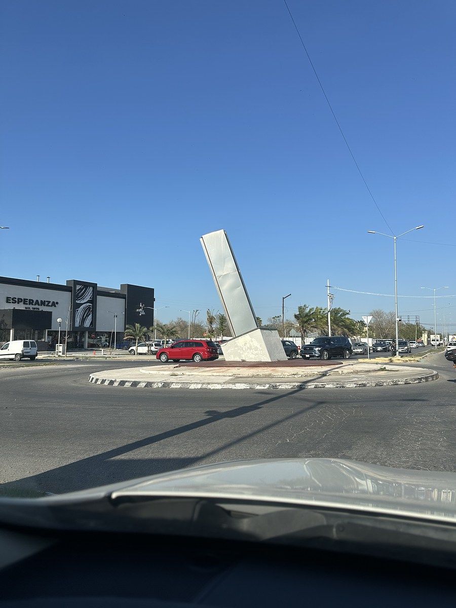 3 de 9: Cerca de Glorieta Américas