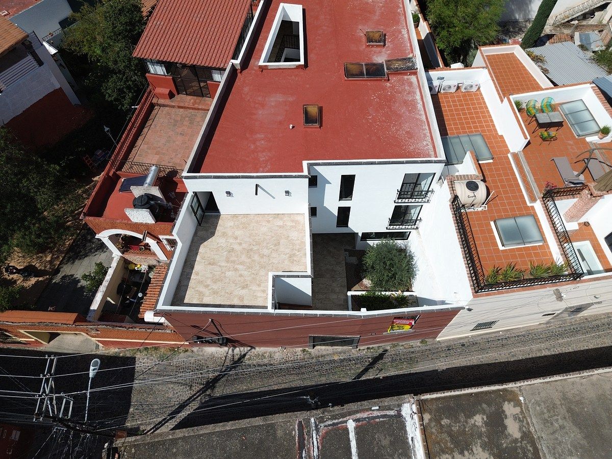 2 of 17: Vista Aerea