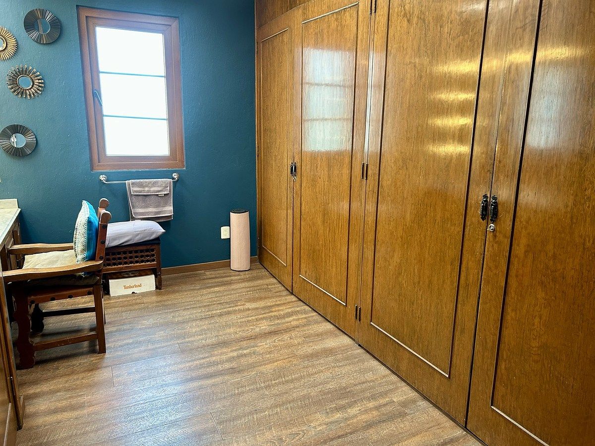 33 de 38: Vestidor 1