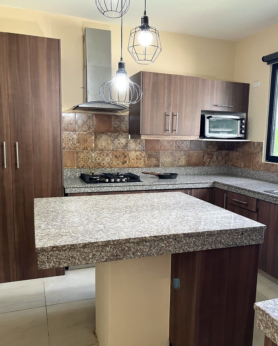 3 de 17: Cocina equipada