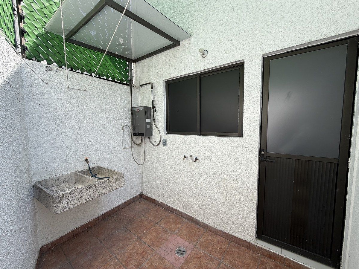 11 of 22: Área de lavado