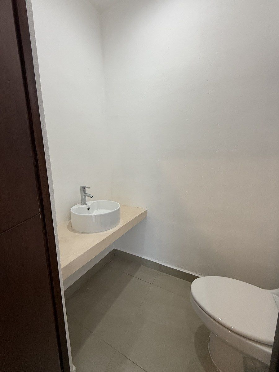 4 de 20: Medio Baño