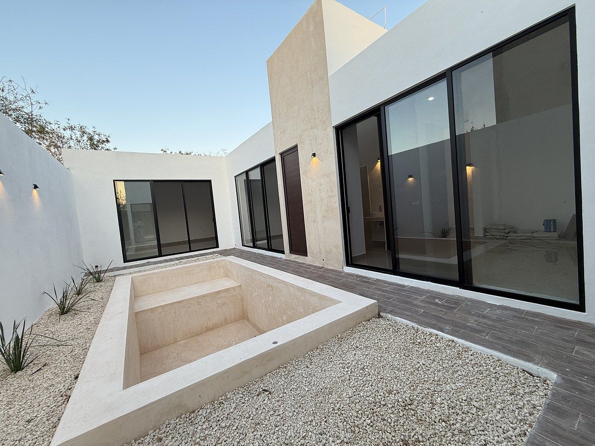 20 de 20: Otra foto del patio y la piscina