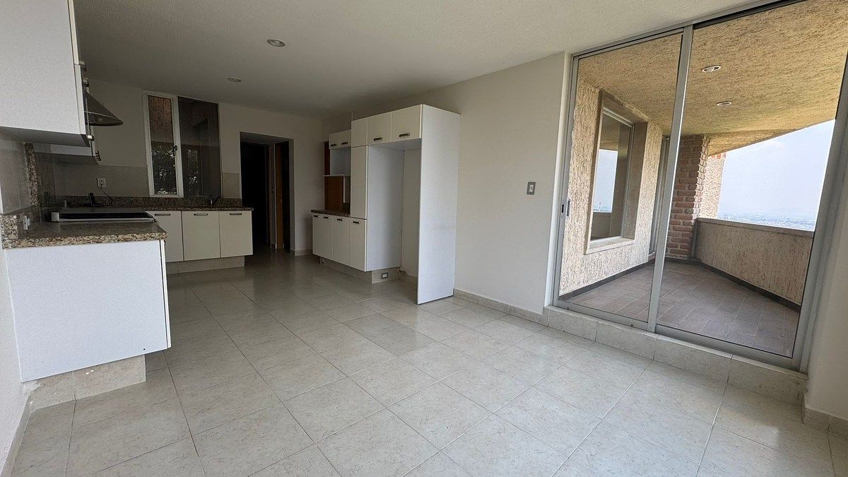 25 de 30: COCINA & TERRAZA