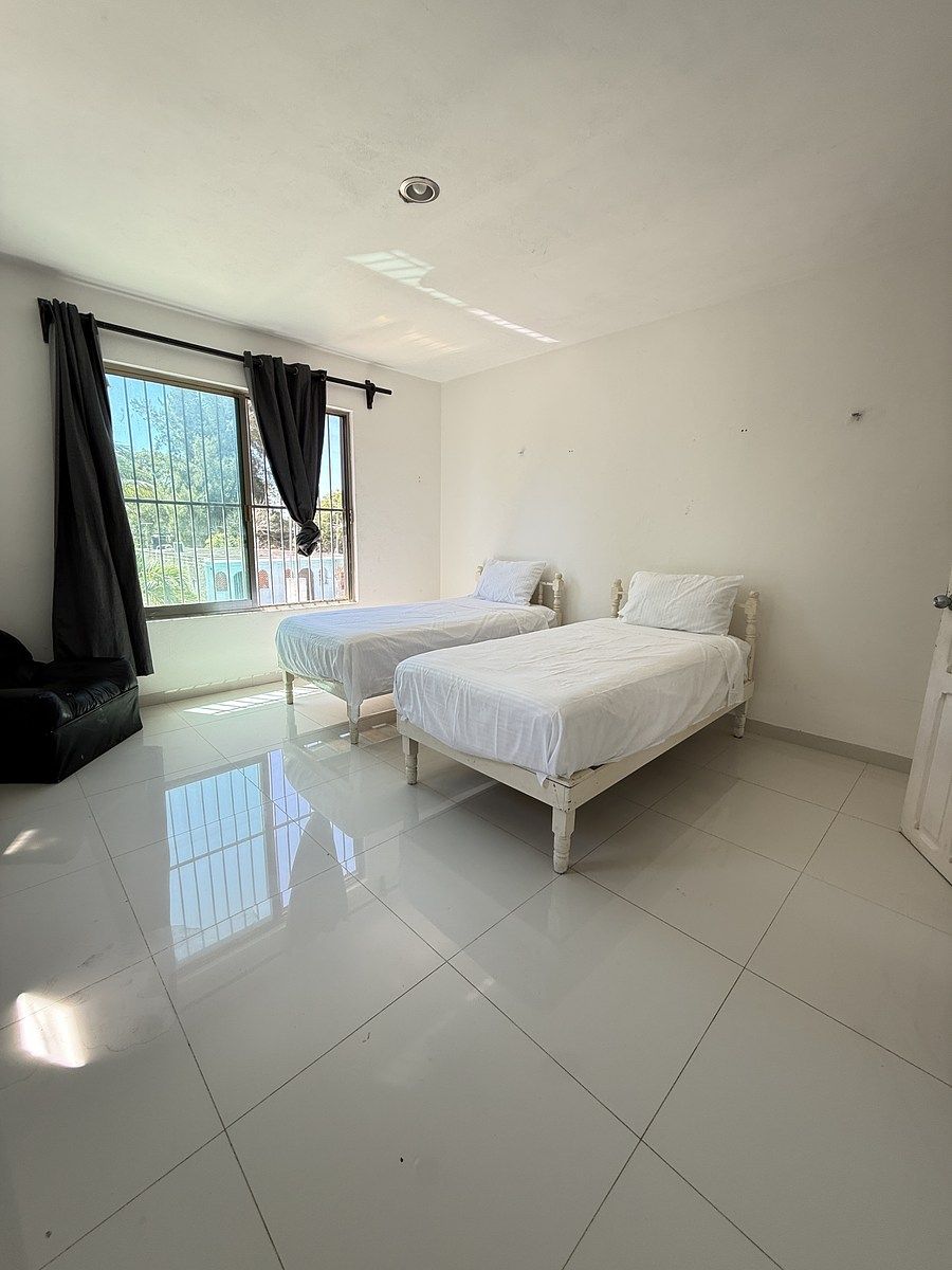 7 of 13: Recámara 2 planta alta