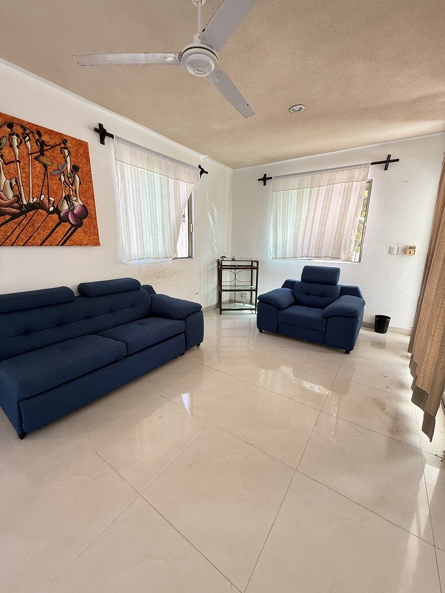 10 of 13: Sala planta baja