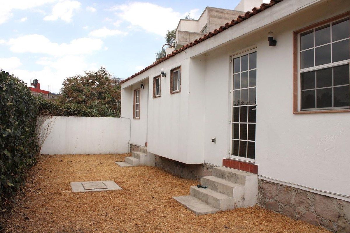 13 de 14: Jardín posterior.