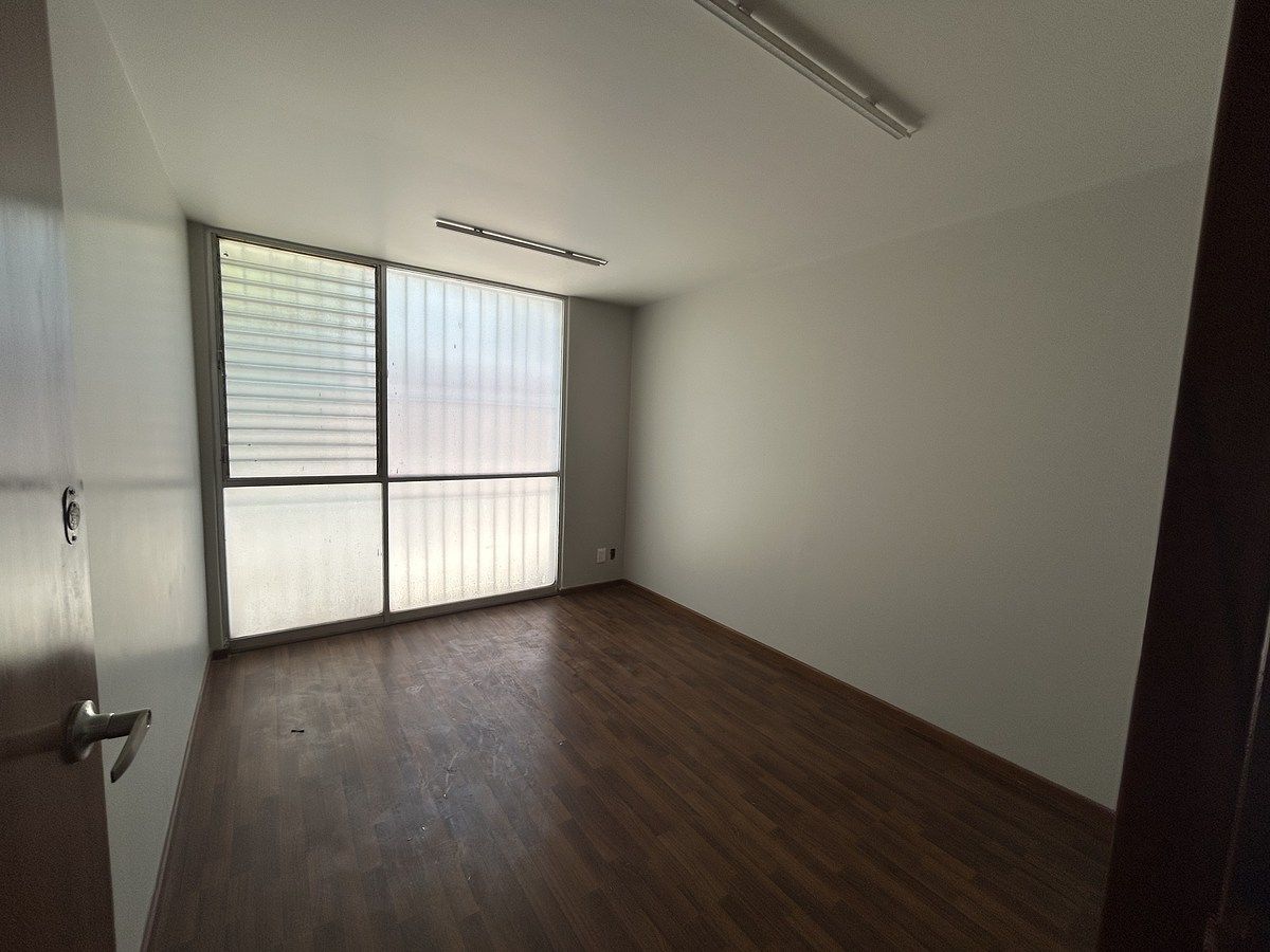 4 de 9: Casa con uso oficina en Toriello Guerra Rayo Vende ®