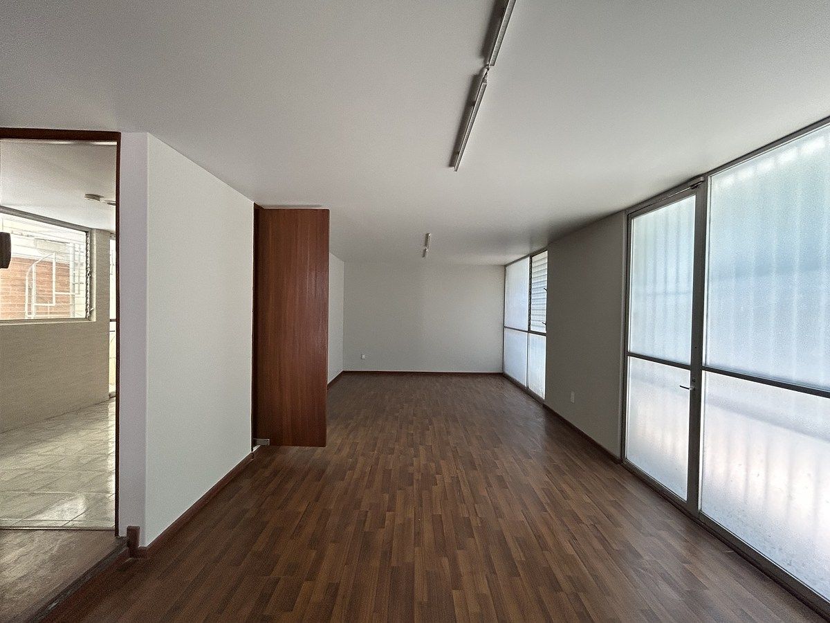 3 de 9: Casa con uso oficina en Toriello Guerra Rayo Vende ®