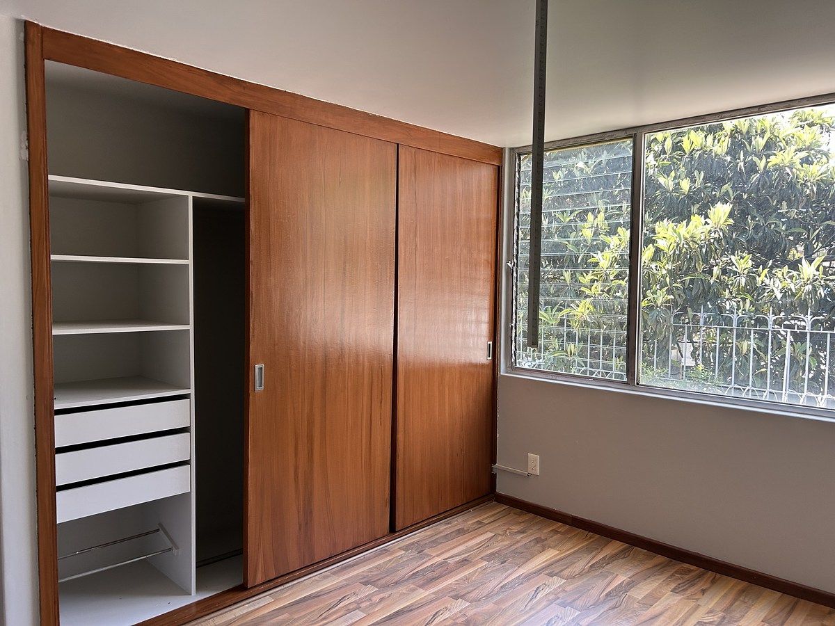 9 de 9: Casa con uso oficina en Toriello Guerra Rayo Vende ®