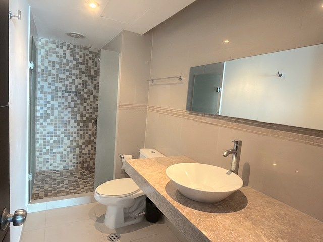 17 of 17: Baño recámaras 2 y 3