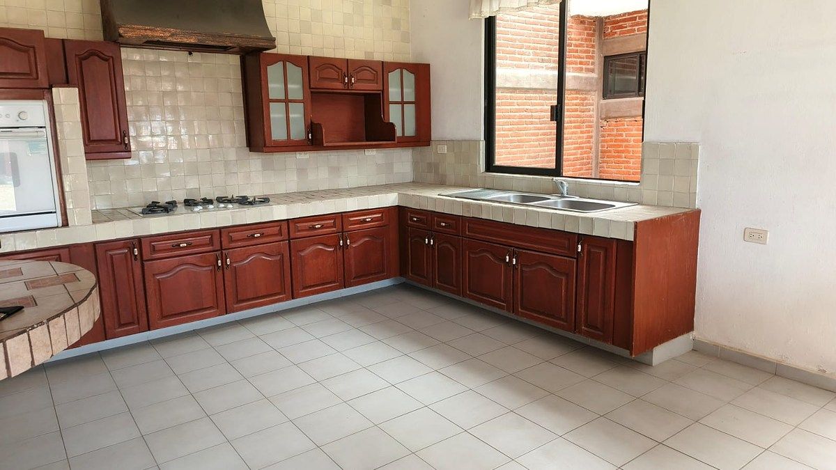 8 of 40: Amplitud, iluminación, acabados de talavera autentica.