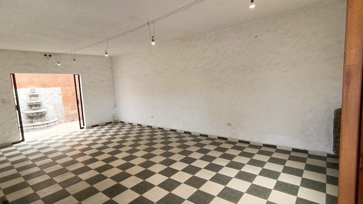 16 of 40: Área de convivencia (MiniBar) Con fuente