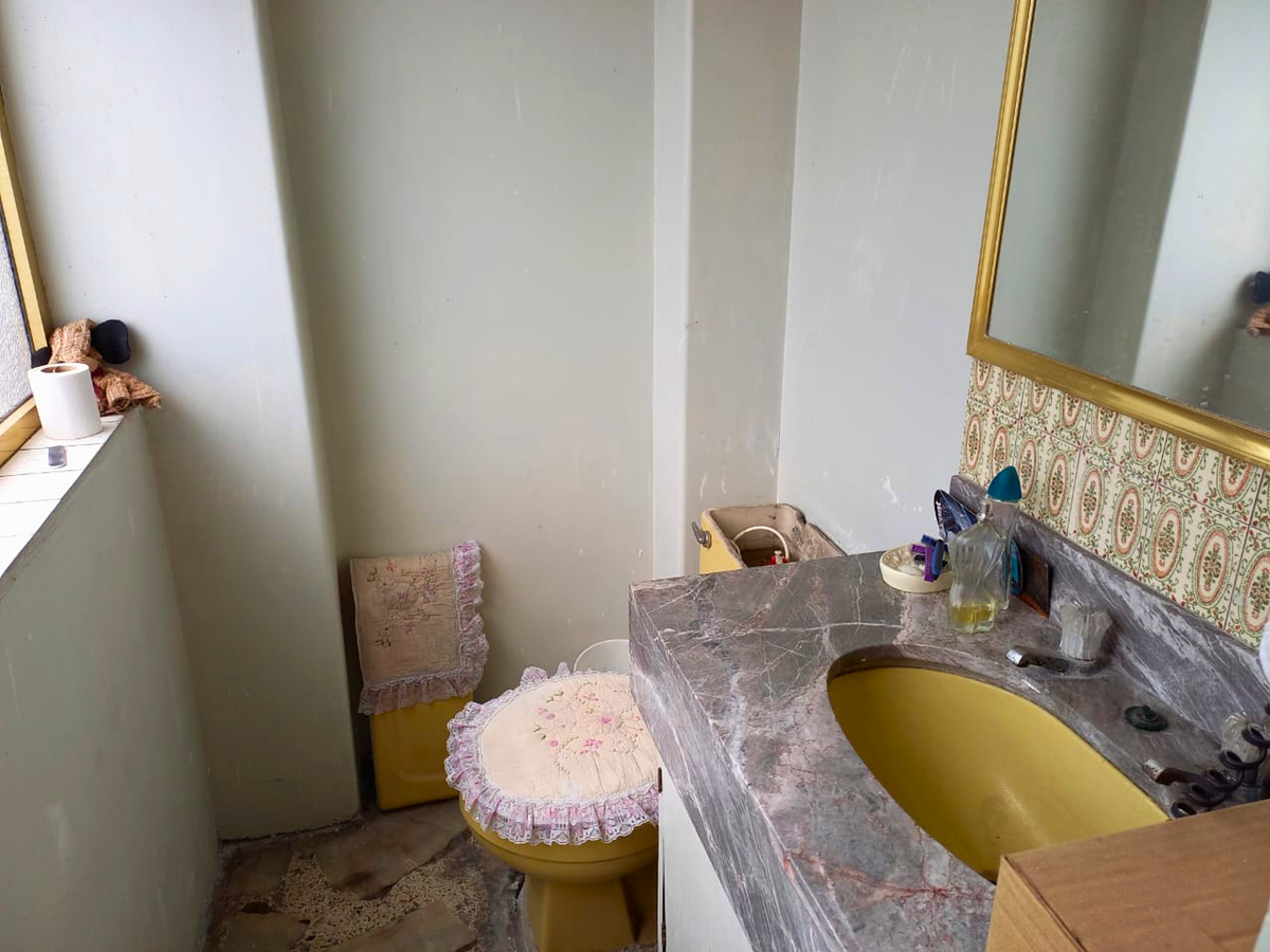 6 of 15: MEDIO BAÑO