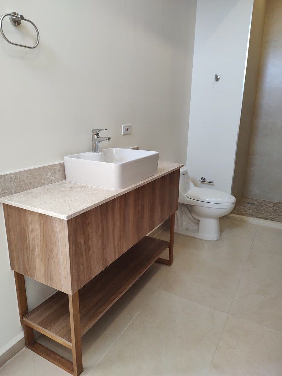 15 of 23: Baño habitación