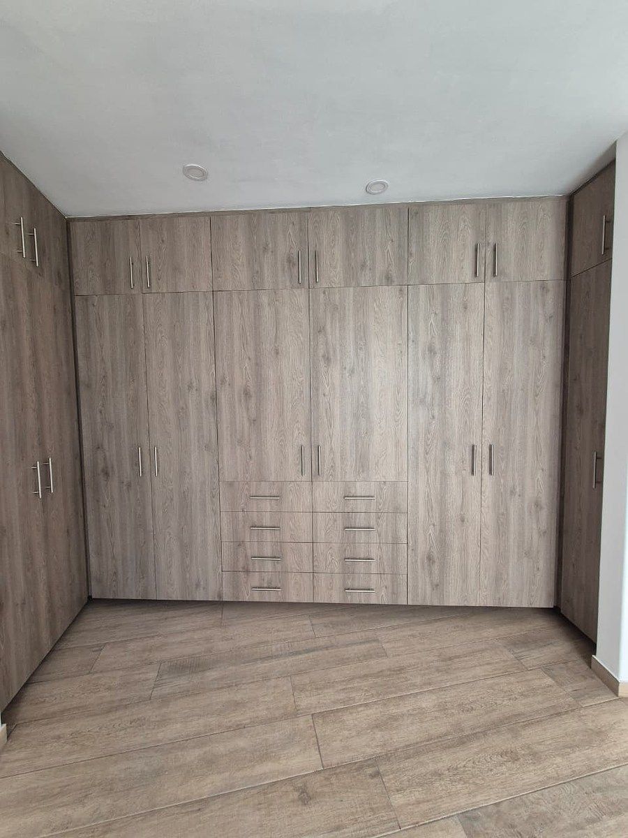 5 of 18: Closet recamara