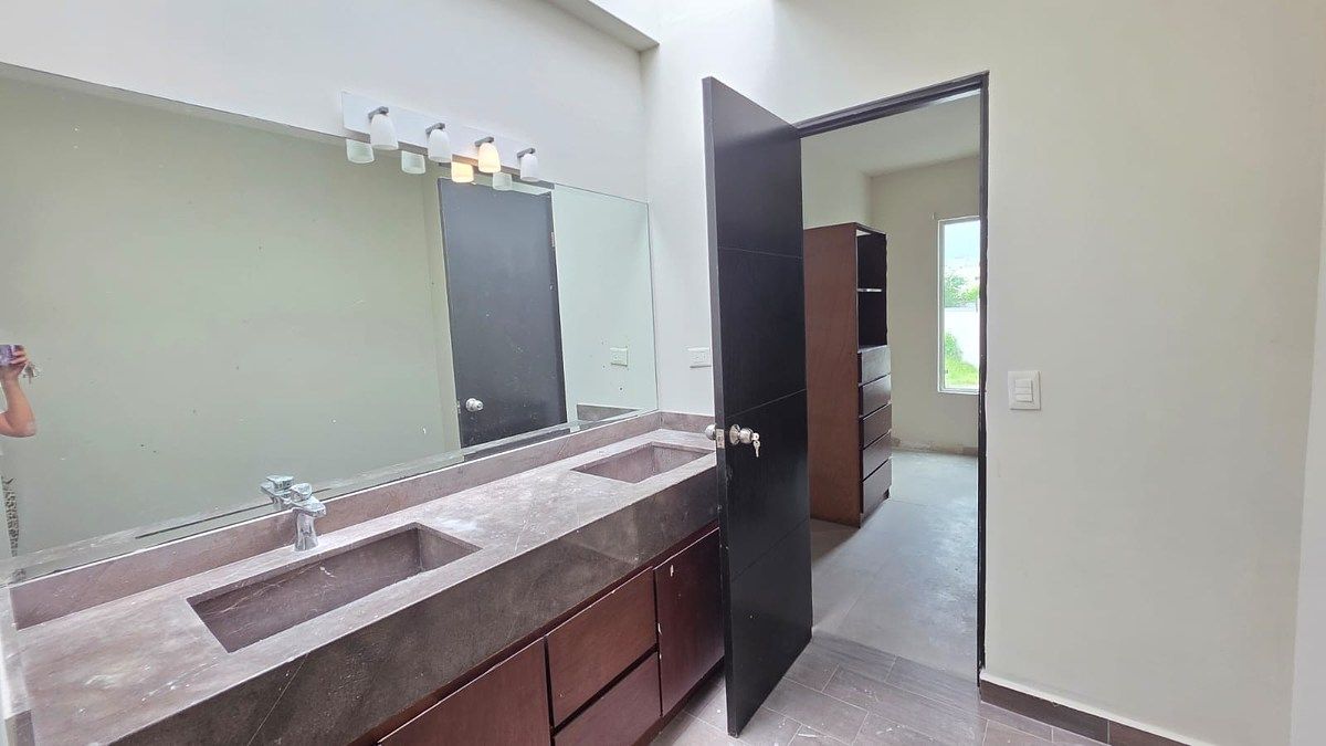 REC PRINCIPAL CON BAÑO COMPLETO, LAVABO DOBLE Y ESPEJO GRAND, foto 22 de 45