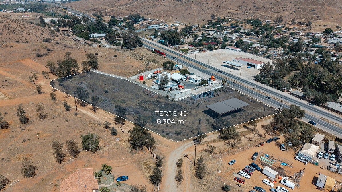 Terreno en venta a pie de carretera Tecate-Tijuana