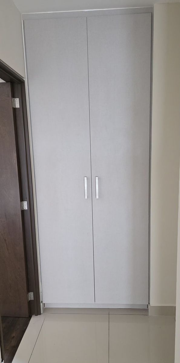 9 de 19: Closet Blancos