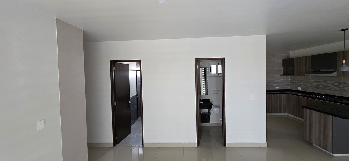 6 de 23: Baño completo y 1/2 baño