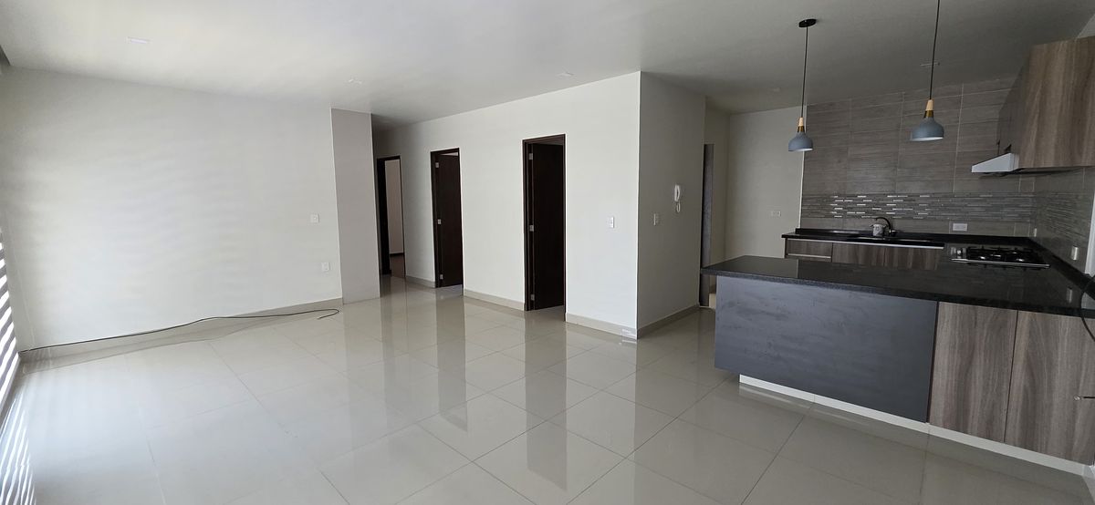 1 de 23: Sala / Comedor y Cocina