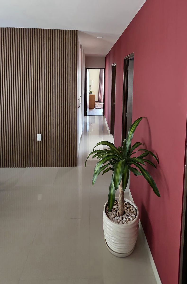 8 of 27: Pasillo Recámaras