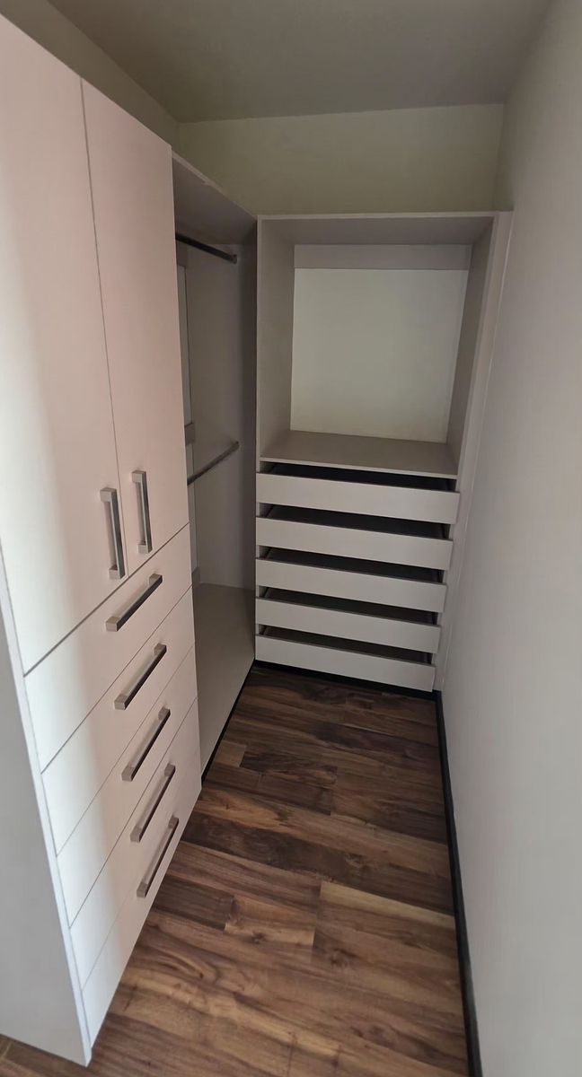 18 of 27: Rec. Principal Vestidor