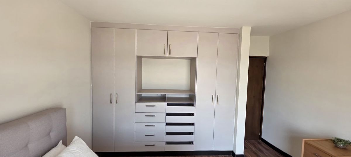 26 of 27: 2da Rec. Secundaria Closet