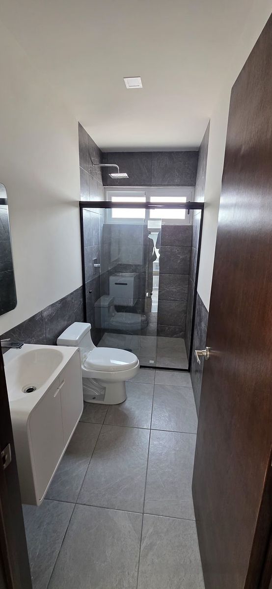 11 de 24: Baño Completo
