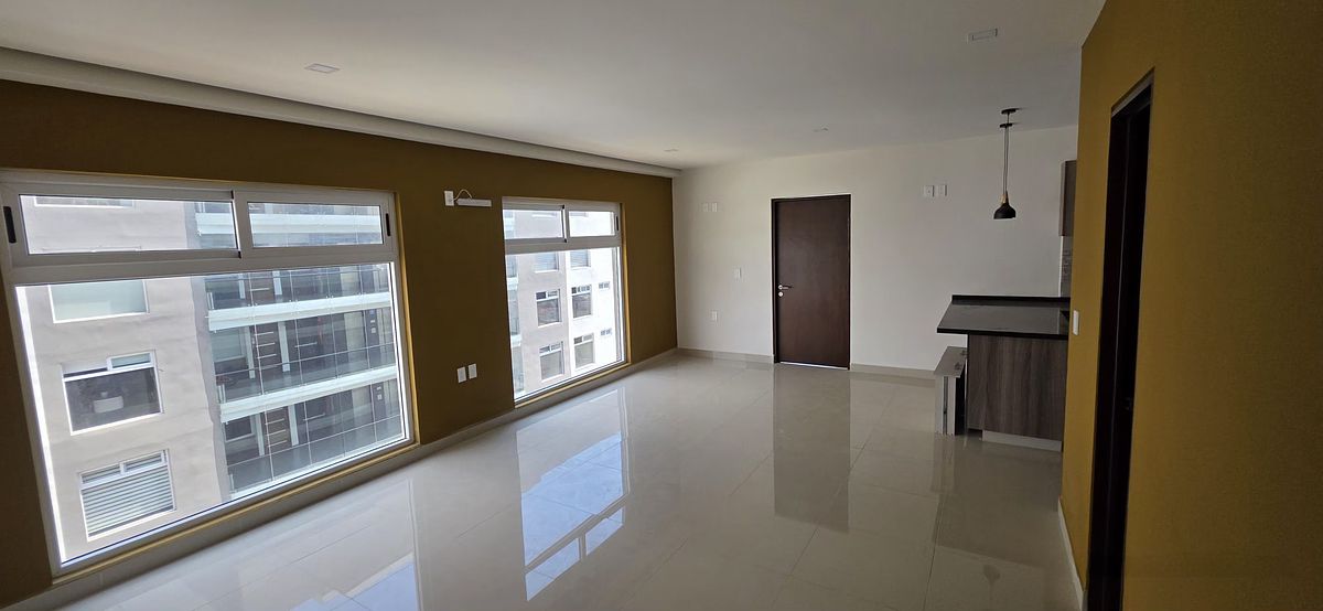 6 de 24: Sala / Comedor 2