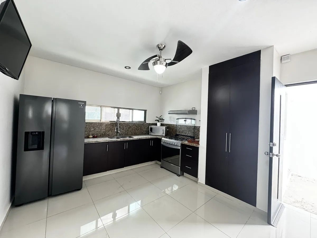CASA EN VENTA DE DOS PLANTAS EN TEMOZÓN NORTE DE MÉRIDA - foto 3