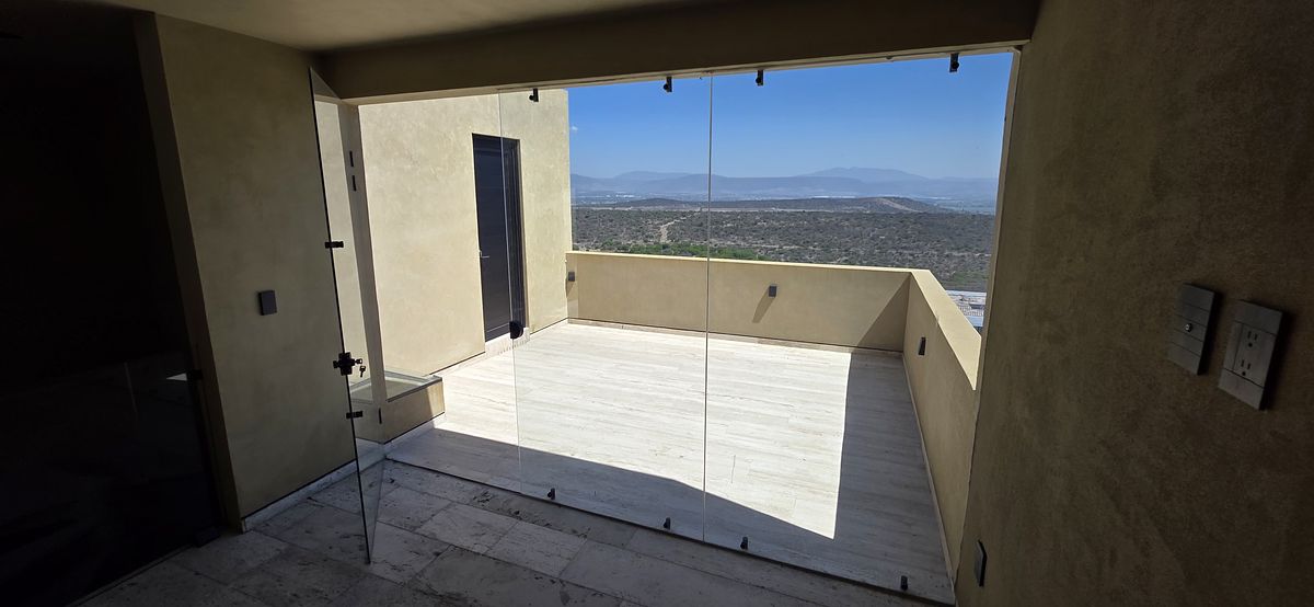 36 de 42: Roof Garden Interior