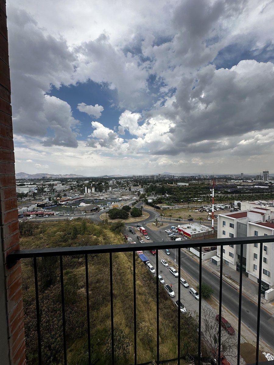 13 of 25: Vista norte