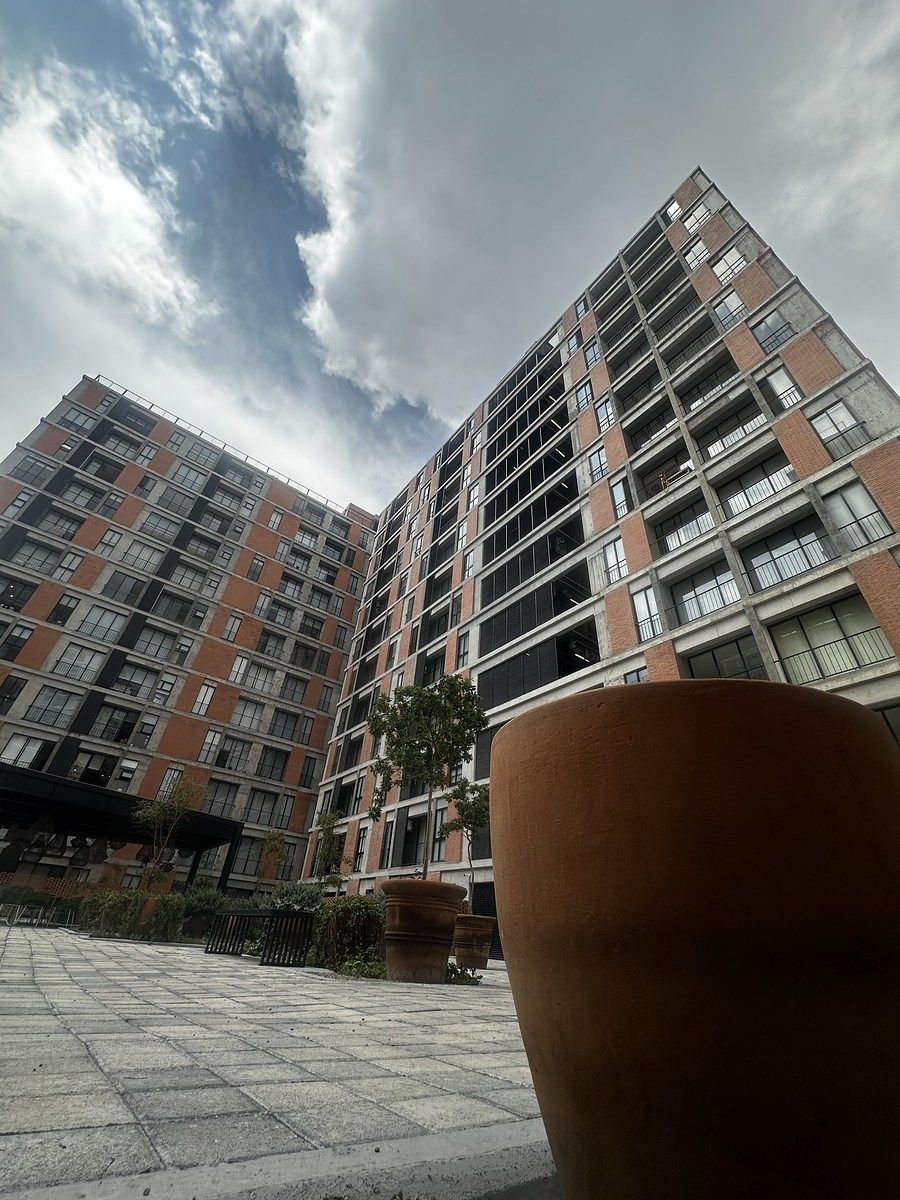 19 of 25: Torre D ingreso del lobby a la derecha