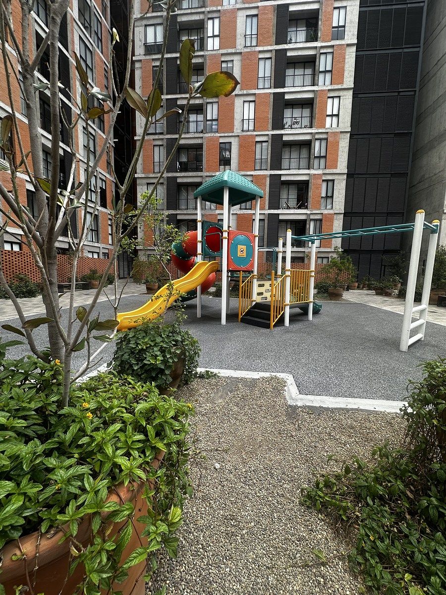 22 of 25: Área infantil