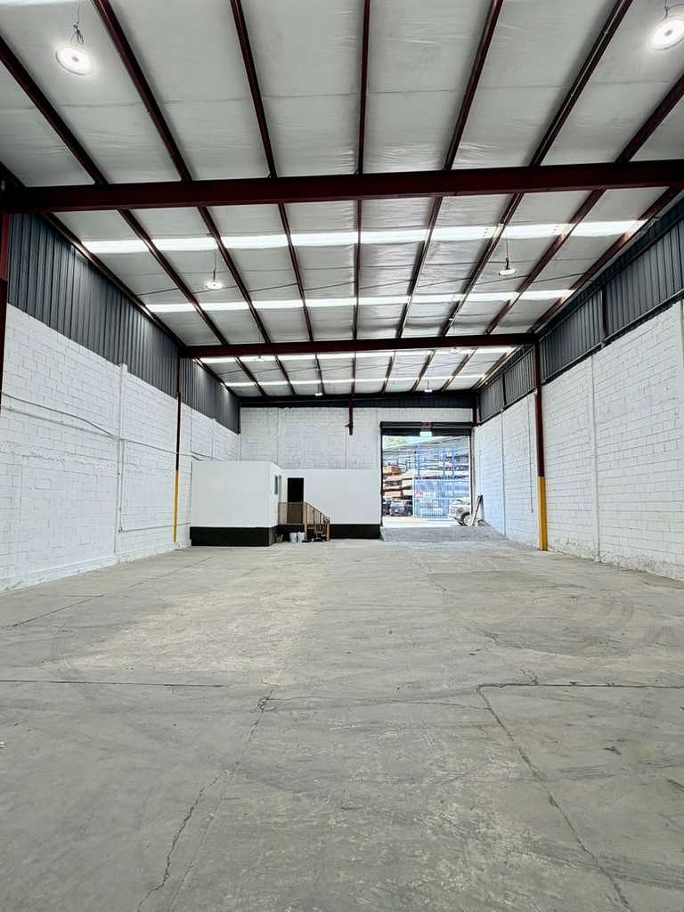 Warehouse for Rent Located between Blvd Insurgentes and Vía Rápida, photo 1 of 9