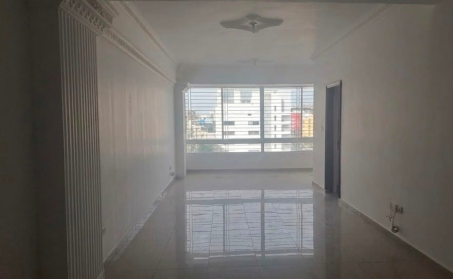 Apartamento en venta en Evaristo Morales – Espacioso y bien ubicado, foto 1 de 15