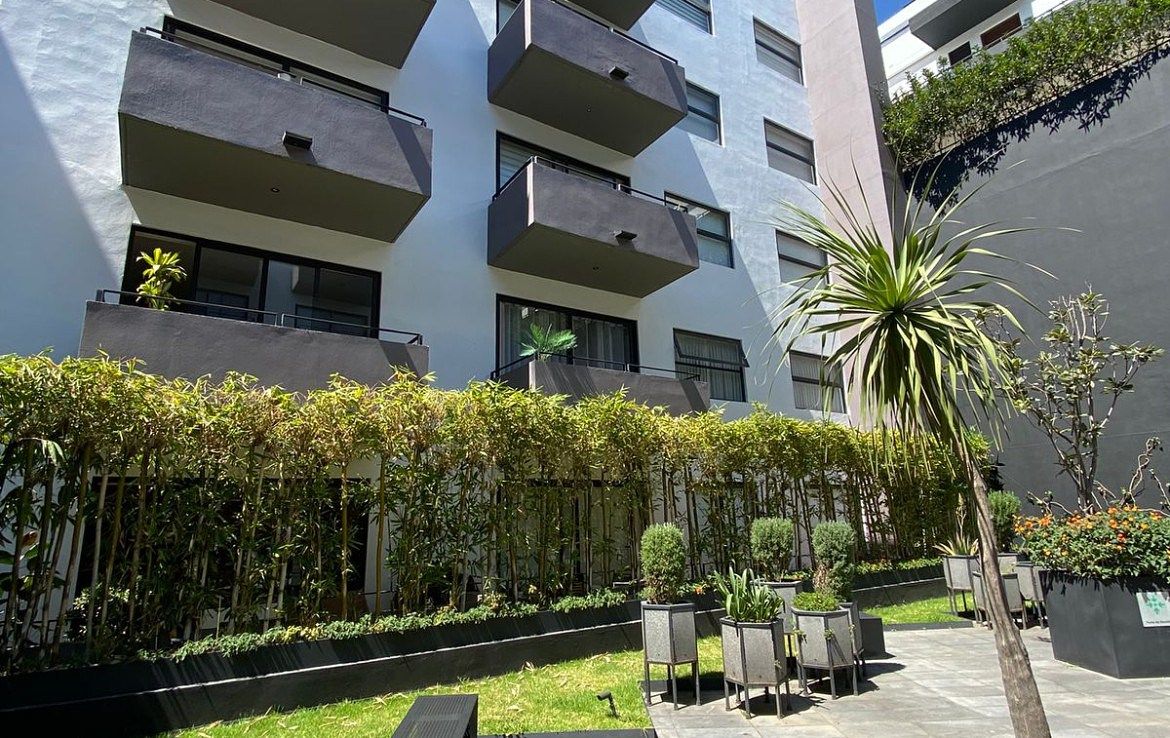 5 de 22: Fachada Jardines