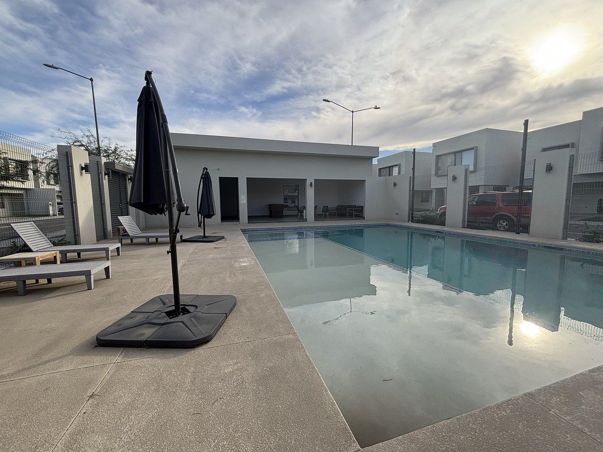Casa en Corsica Residencial, Mexicali, foto 2 de 17