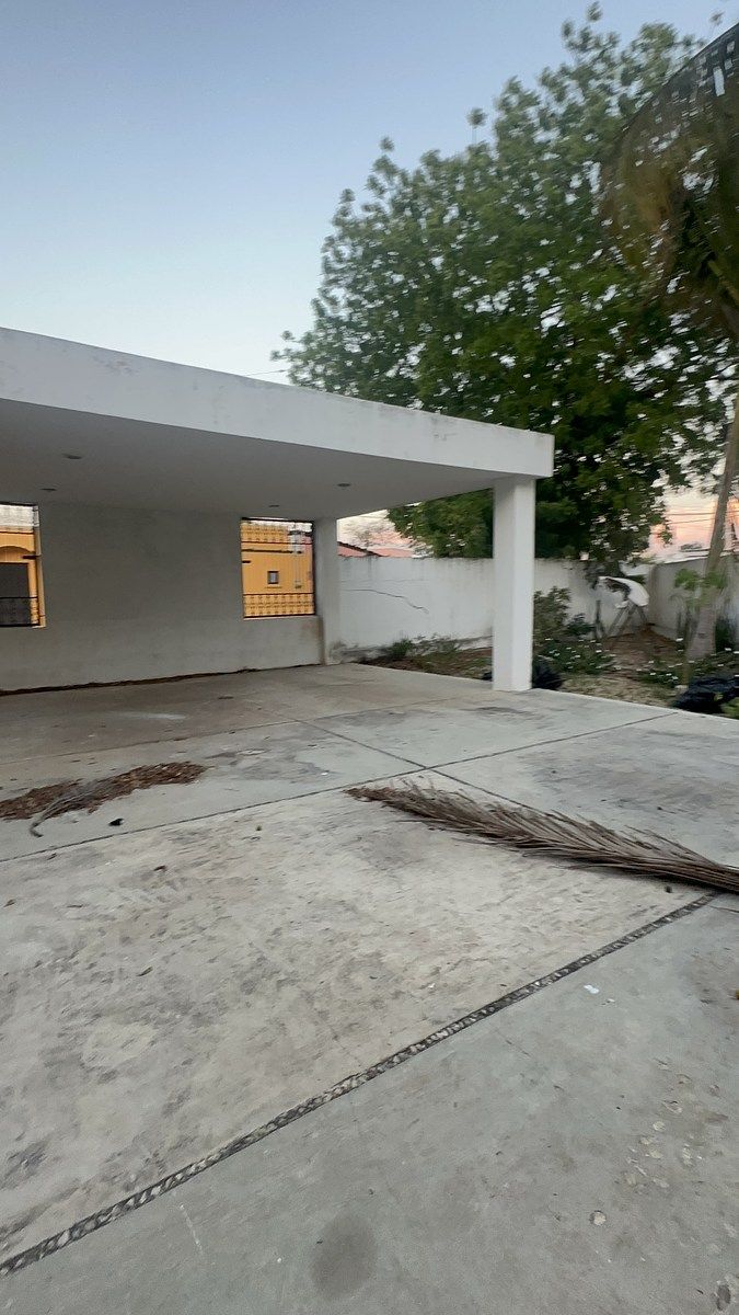 3 de 21: Patio frontal