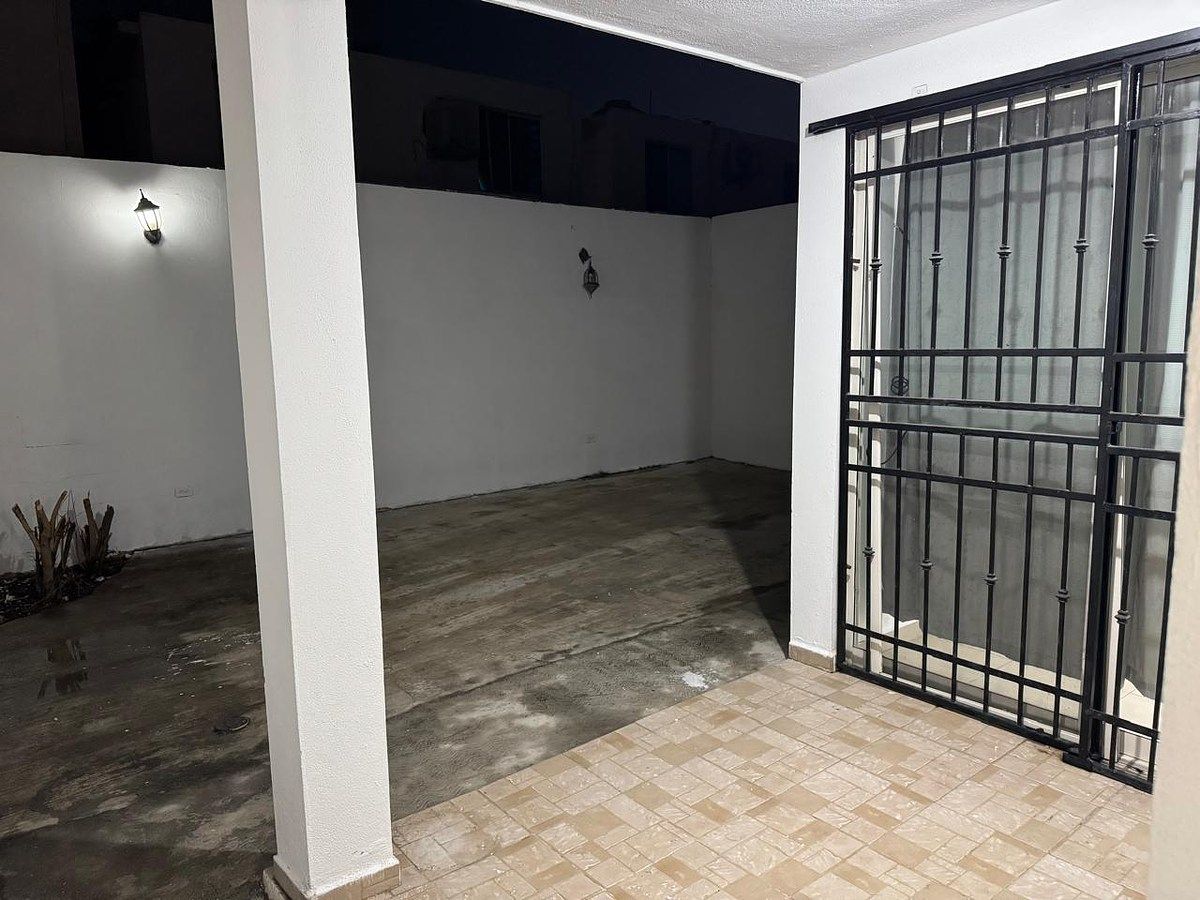 Casa em Las Lomas Sector Bosques, García, foto 8 de 12