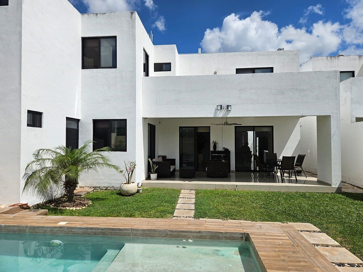 RENT ITENR Casa 4 Quartos 2 Andares COM PAINÉIS SOLARES Privada pela Praça la Isla, foto 1 de 42