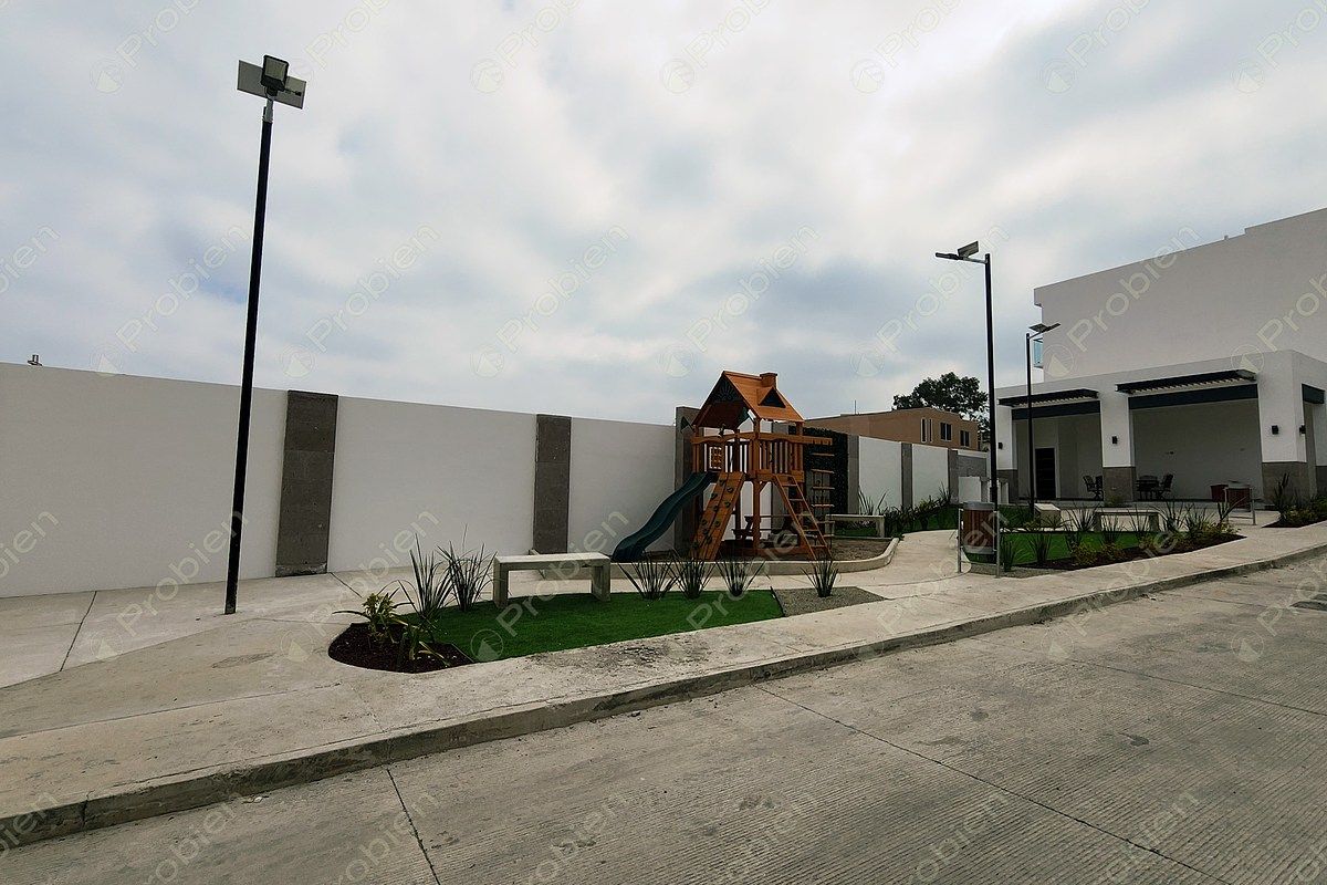 Privada de 37 Casas en venta en Altum Hacienda Agua Caliente