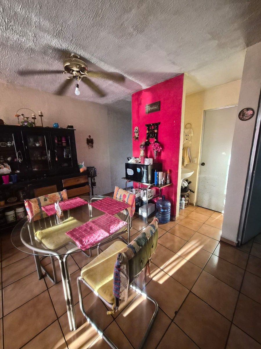 House in Gated Community in Valle de San Pablo II, Querétaro, photo 3 of 17