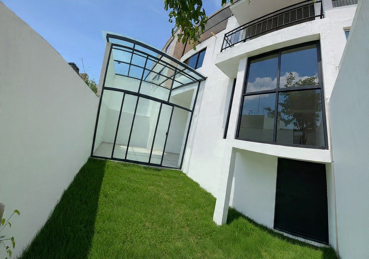 25 de 31: jardín posterior