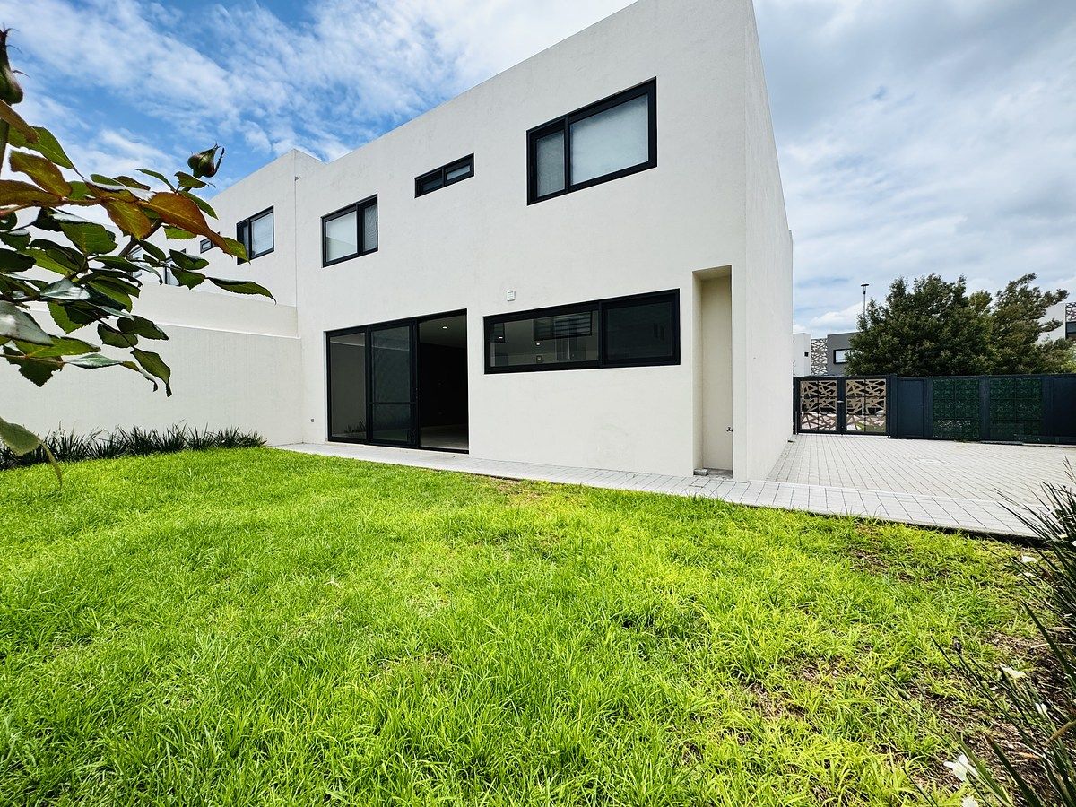 10 de 21: Jardín y patio