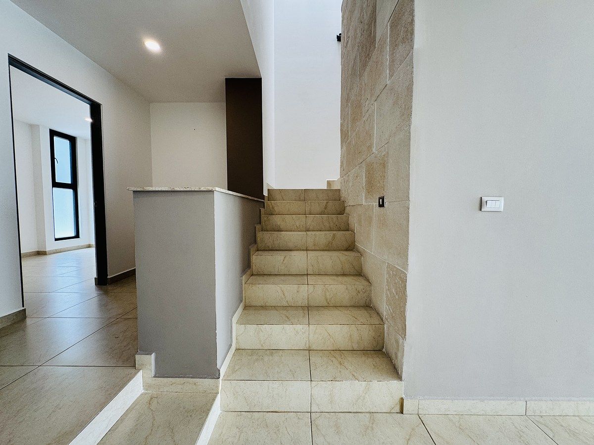 11 de 21: Cantera Galarza en muro de escaleras