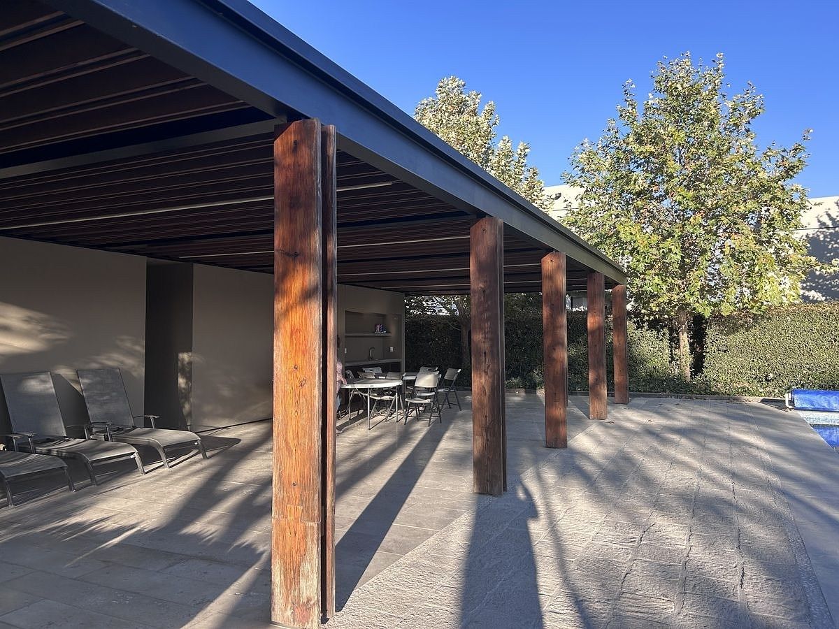 33 de 34: Terraza techada