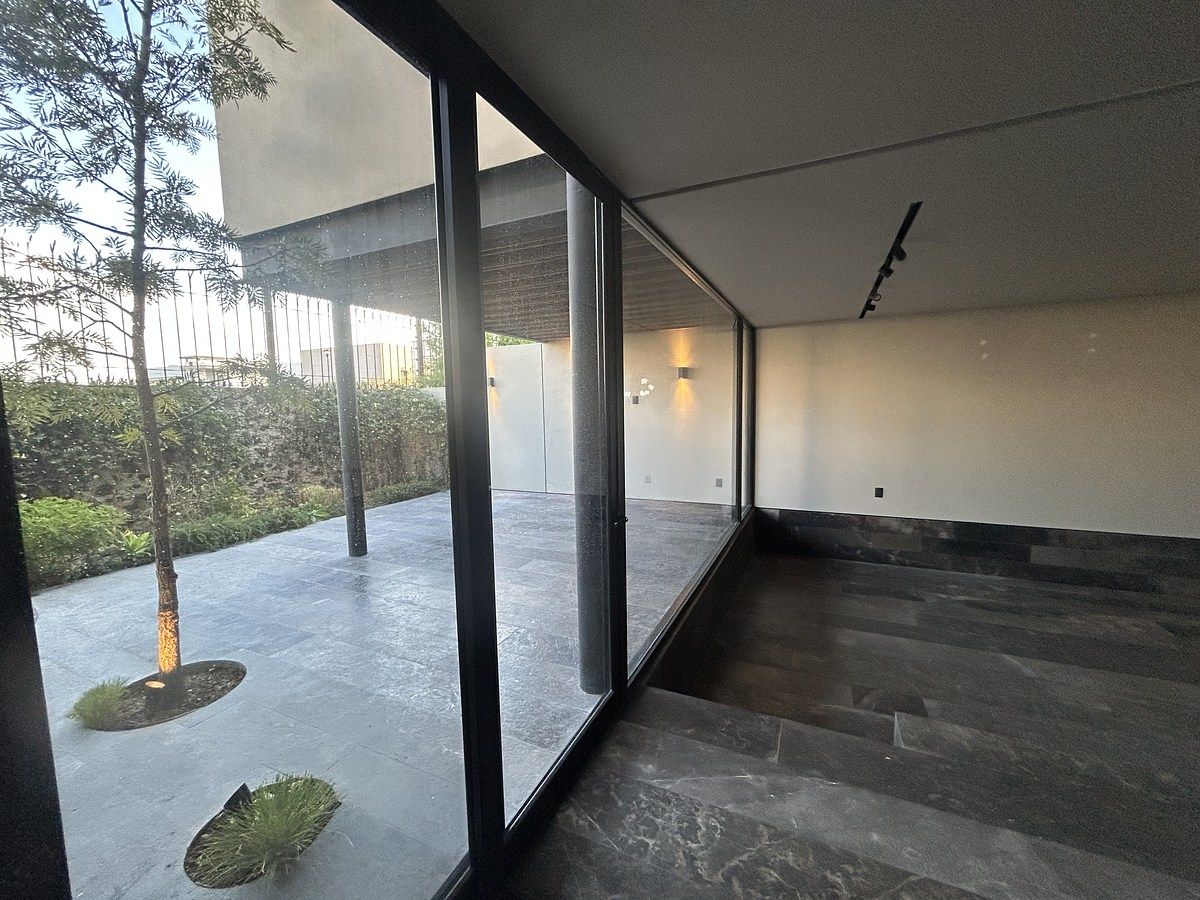 10 de 37: Vistas de sala a la terraza