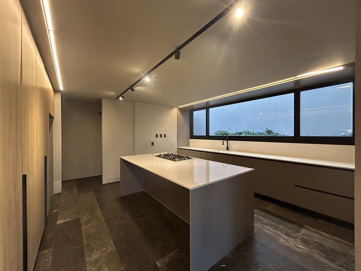 13 de 37: Cocina equipada con espacio p dish washer